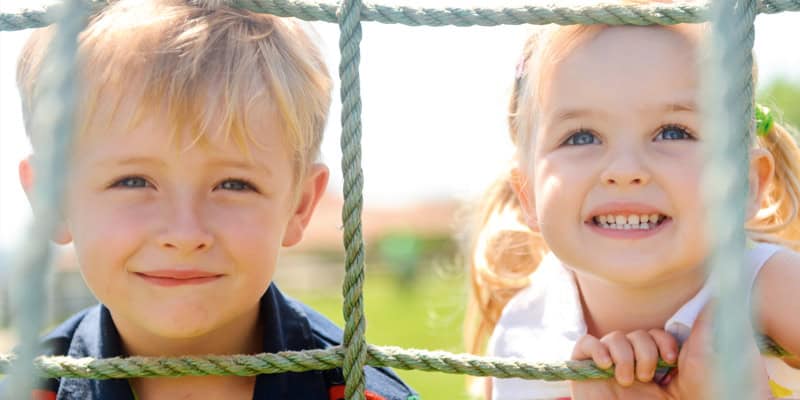 Die Freinet-Pädagogik, zwei Kinder, Junge und Mädchen