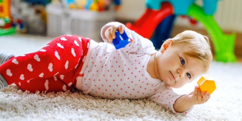 die-pikler-paedagogik - BAUSTEiNE KiNDERGARTEN Die Pikler-Pädagogik, Baby, das krabbelt