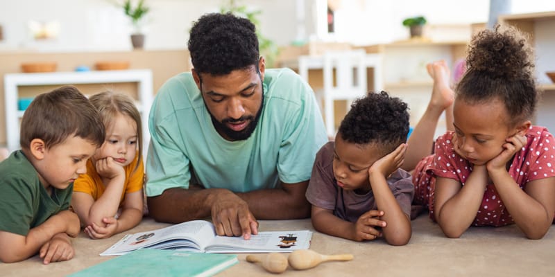 Entwicklungs- und Bildungsdokumentation - Erzieher un Kinder