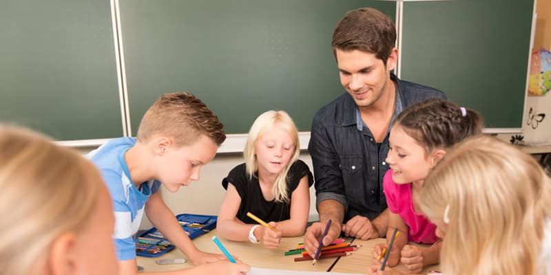 Übergang von der Kita in die Grundschule, Kinder im Klassenzimmer